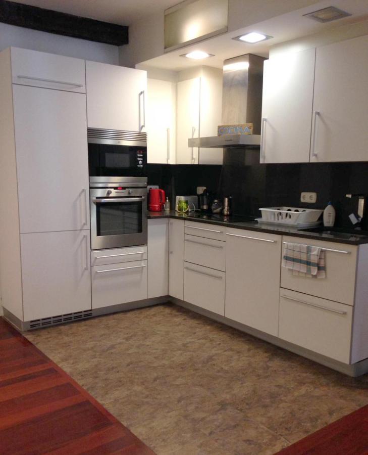 Central, Spacious And Authentic Family Apartment Сан Себастиан Екстериор снимка